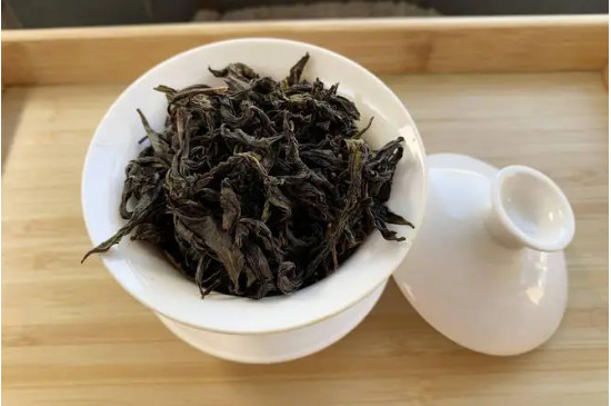 白茶和岩茶的区别-第2张图片-洱颂普洱